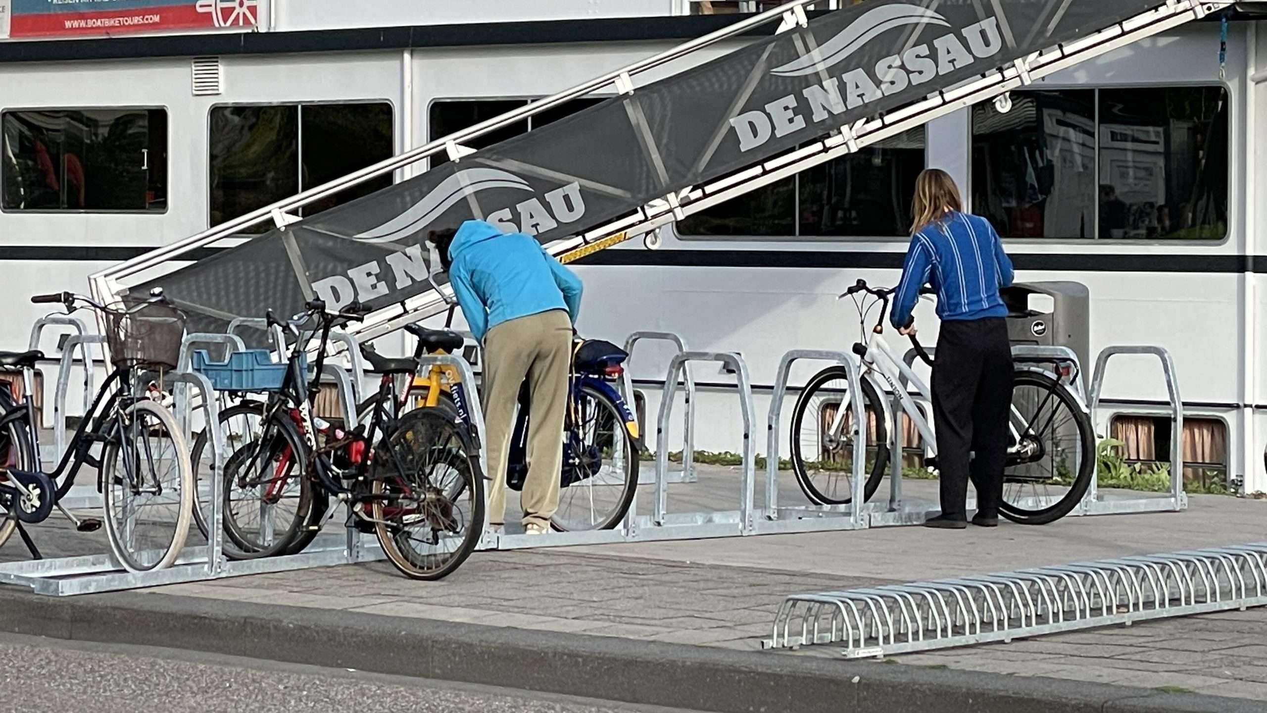 FLIP® bicycle parking space for temporary bicycle storage at events