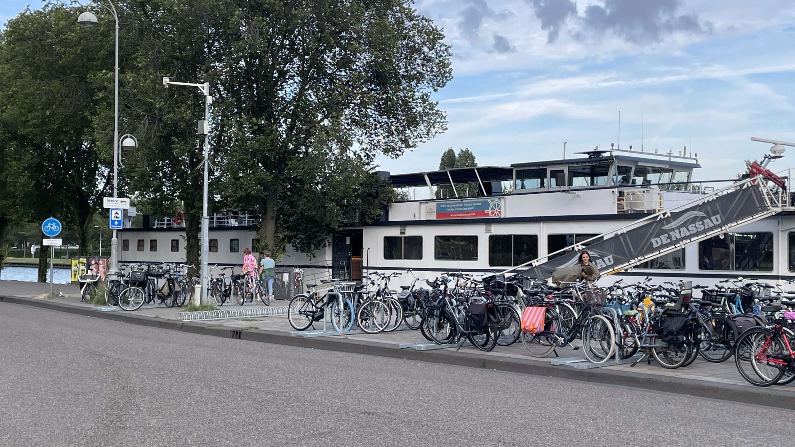 Flexible bicycle parking solution FLIP® effectively in use in Amsterdam